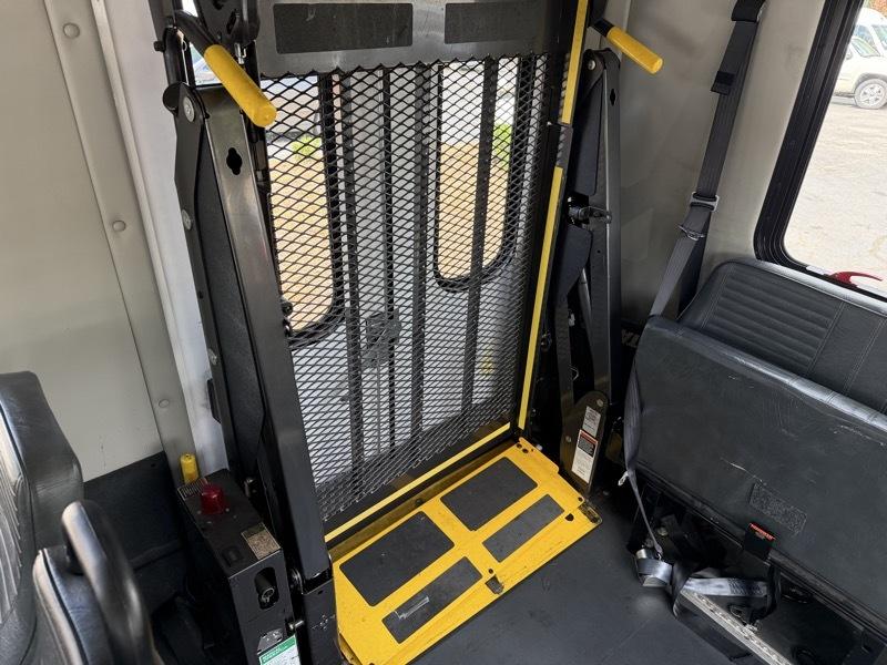 Ford E-Series Cutaway E-450 DRW 158" WB 2017