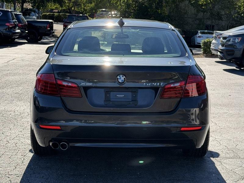 BMW 5-Series 528i xDrive 2014