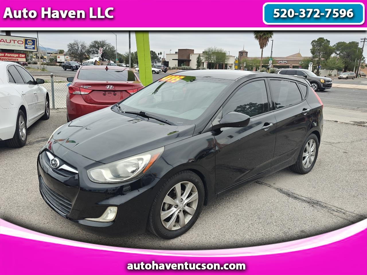 2012 Hyundai Accent SE's photo