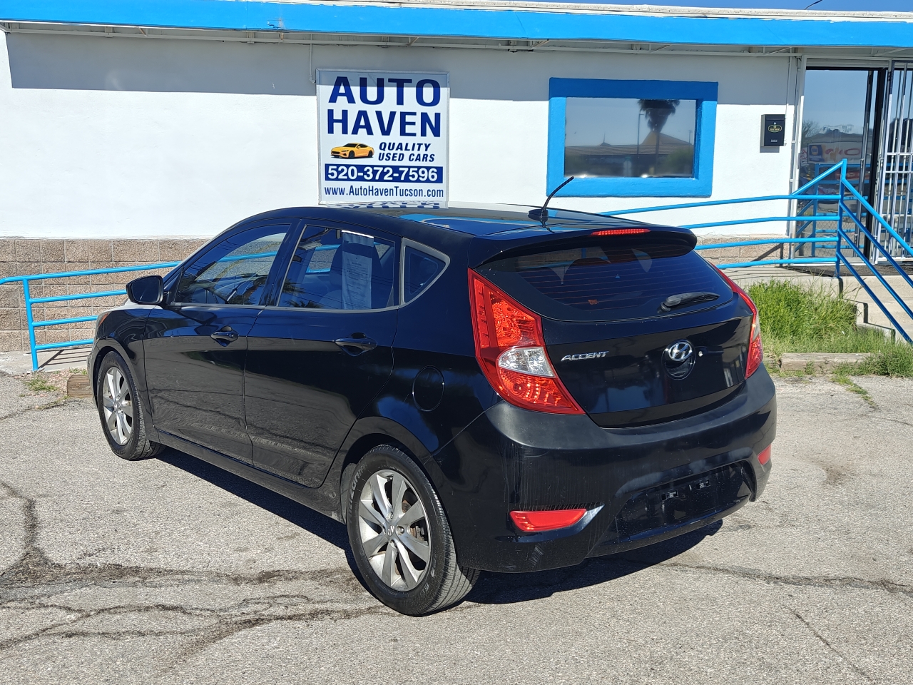 Hyundai Accent  2012