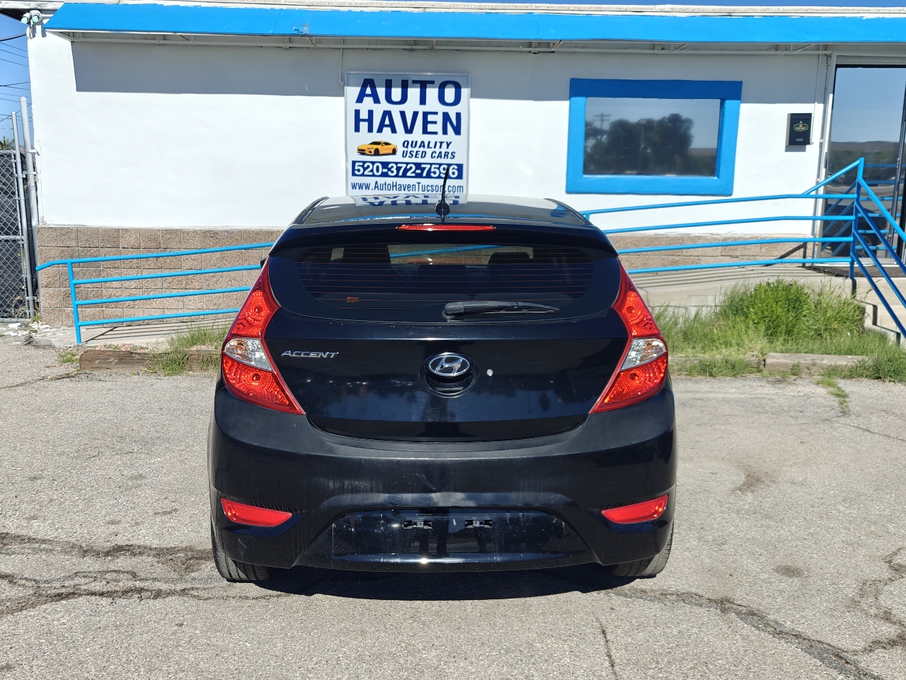 Hyundai Accent  2012