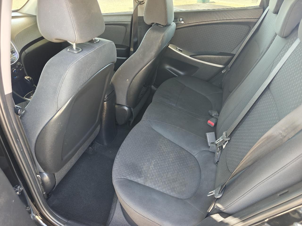 Hyundai Accent  2012