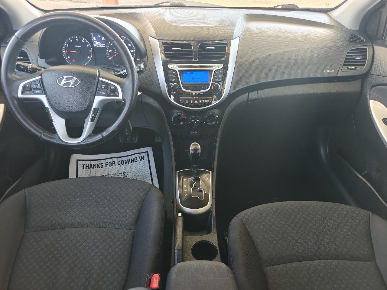 Hyundai Accent  2012