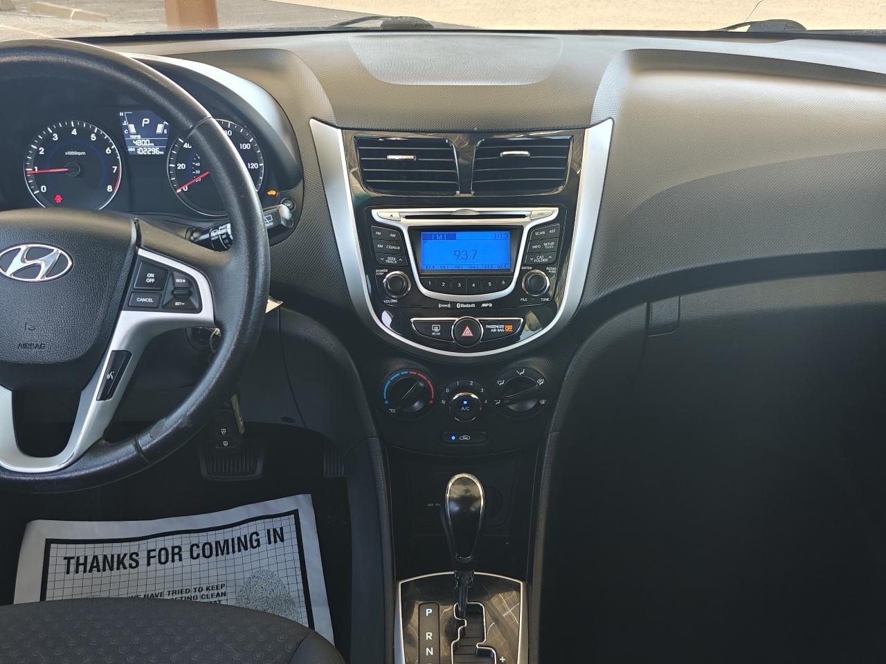 Hyundai Accent  2012