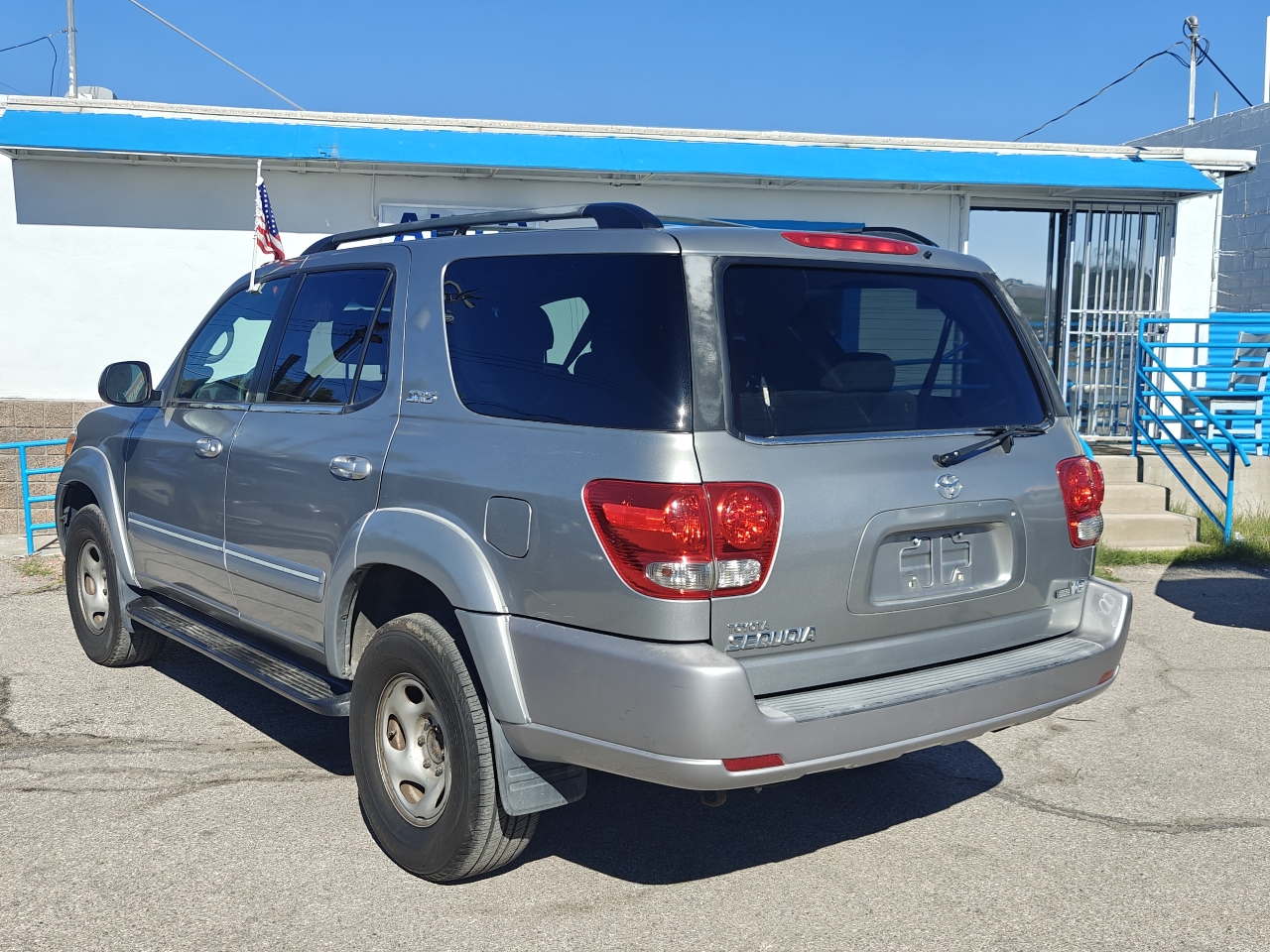 Toyota Sequoia  2005
