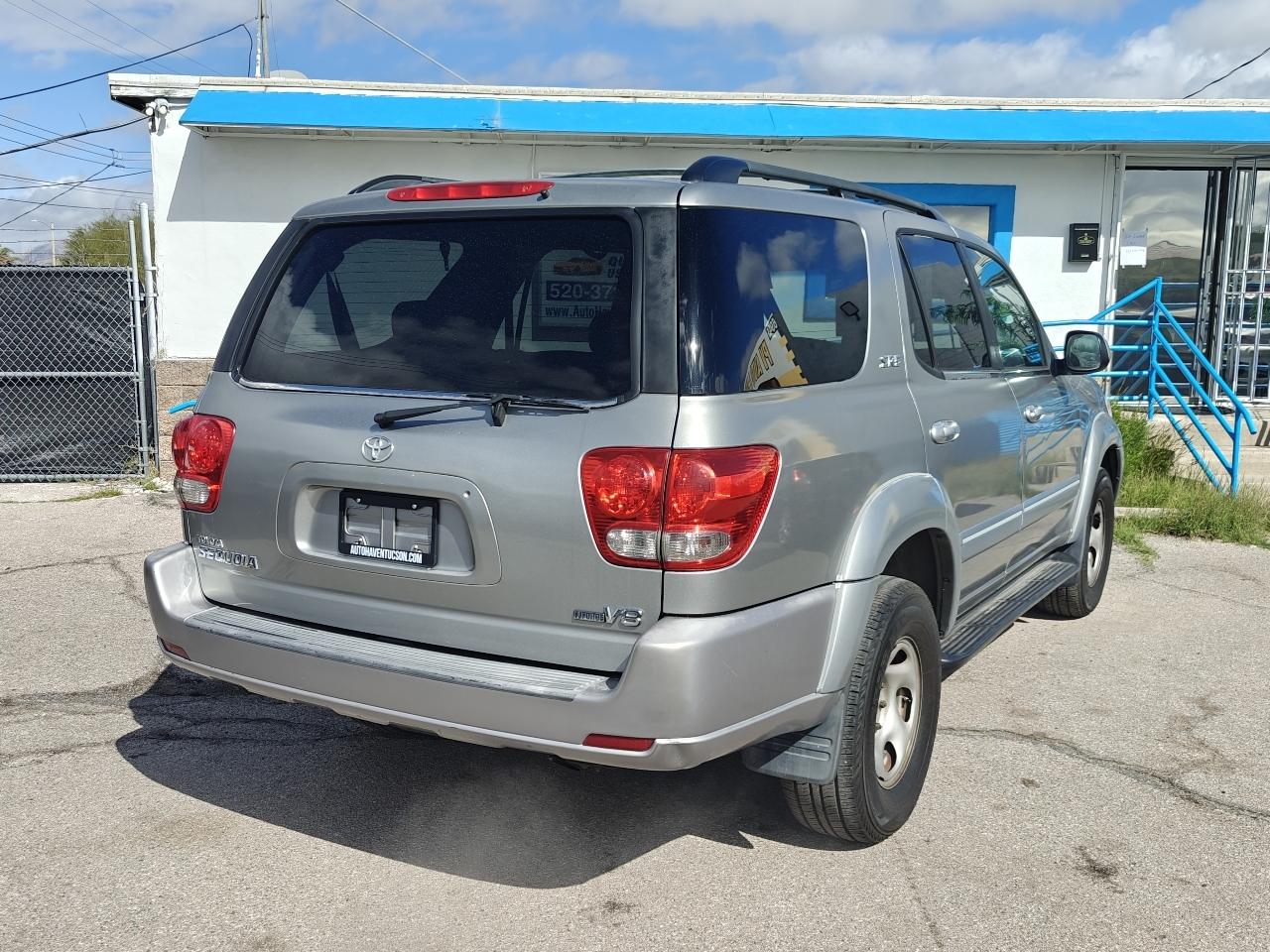 Toyota Sequoia  2005