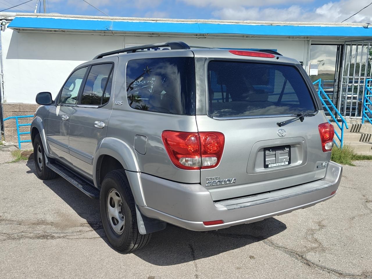 Toyota Sequoia  2005