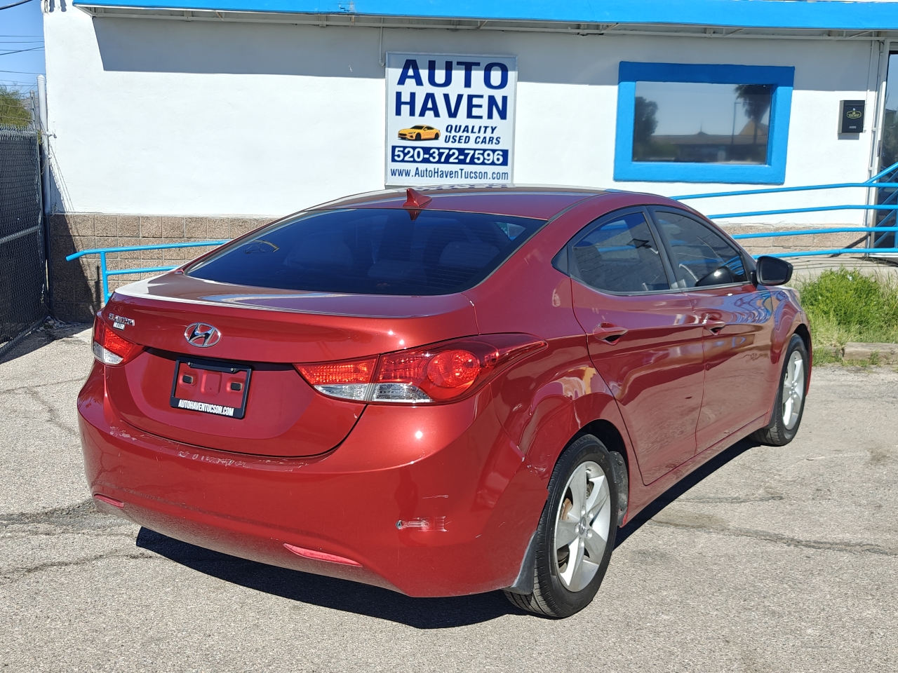 Hyundai Elantra  2012