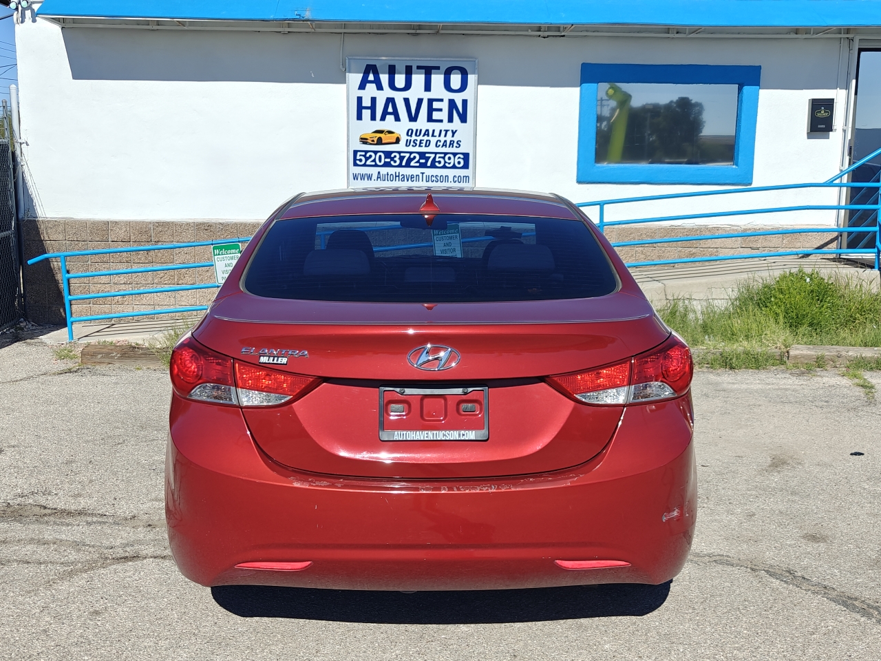 Hyundai Elantra  2012