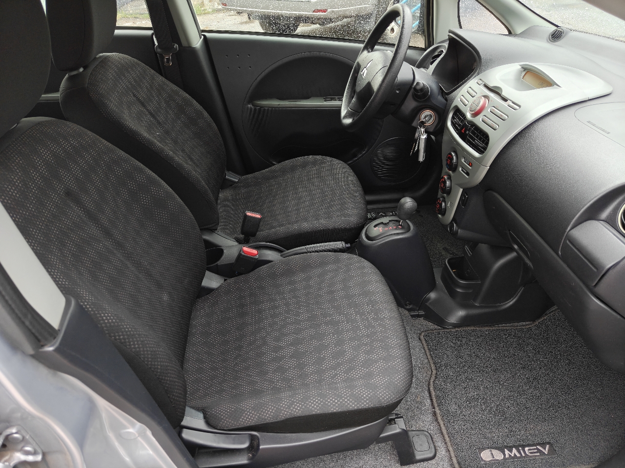 Mitsubishi I-MiEV  2012