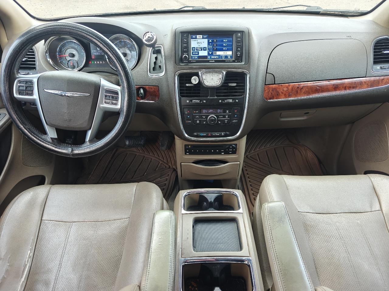 Chrysler Town & Country Touring-L 2012