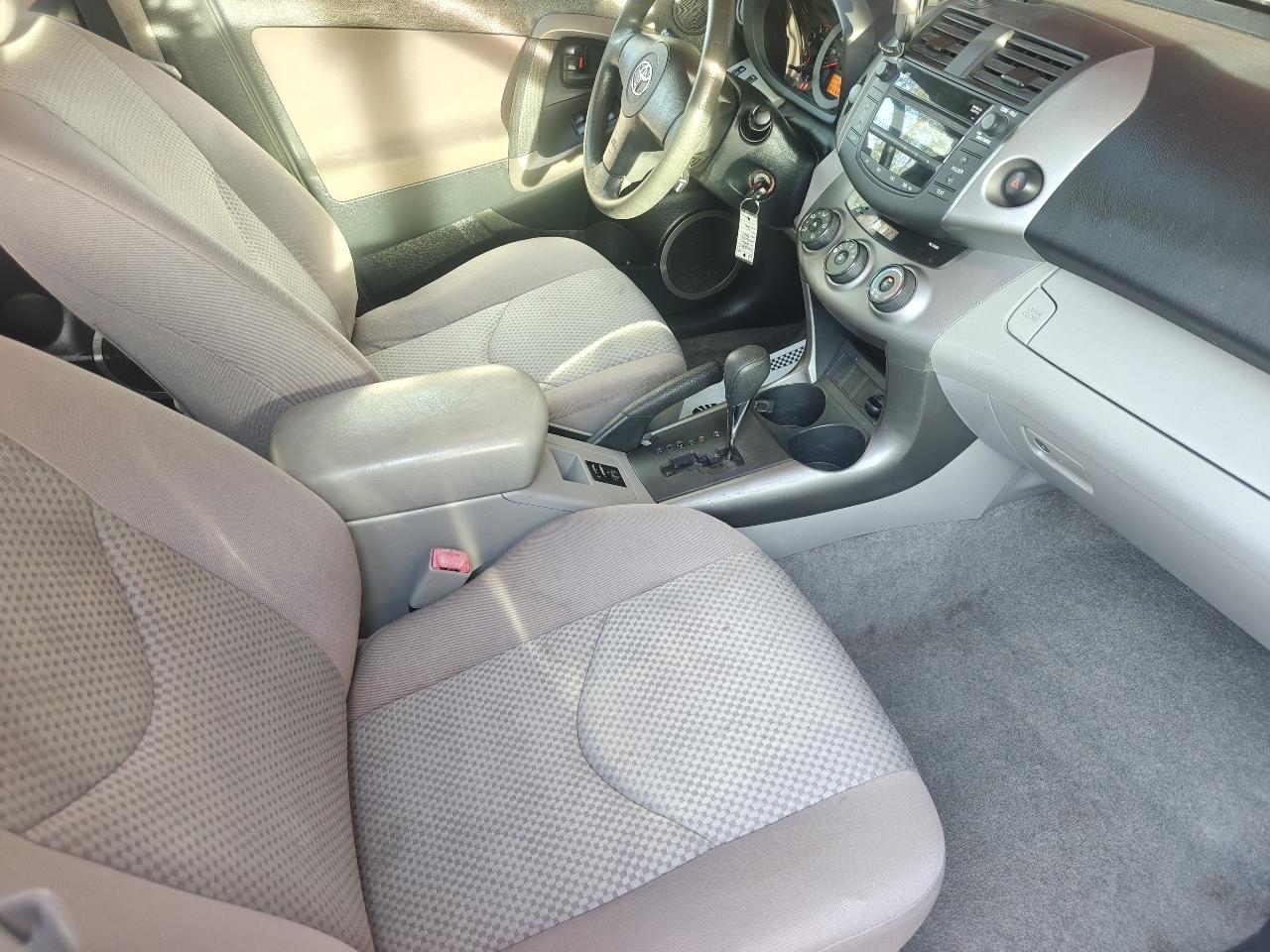 Toyota RAV4 Base I4 2WD 2006