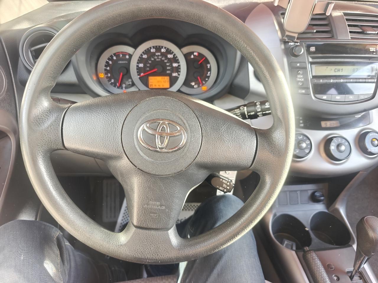 Toyota RAV4 Base I4 2WD 2006