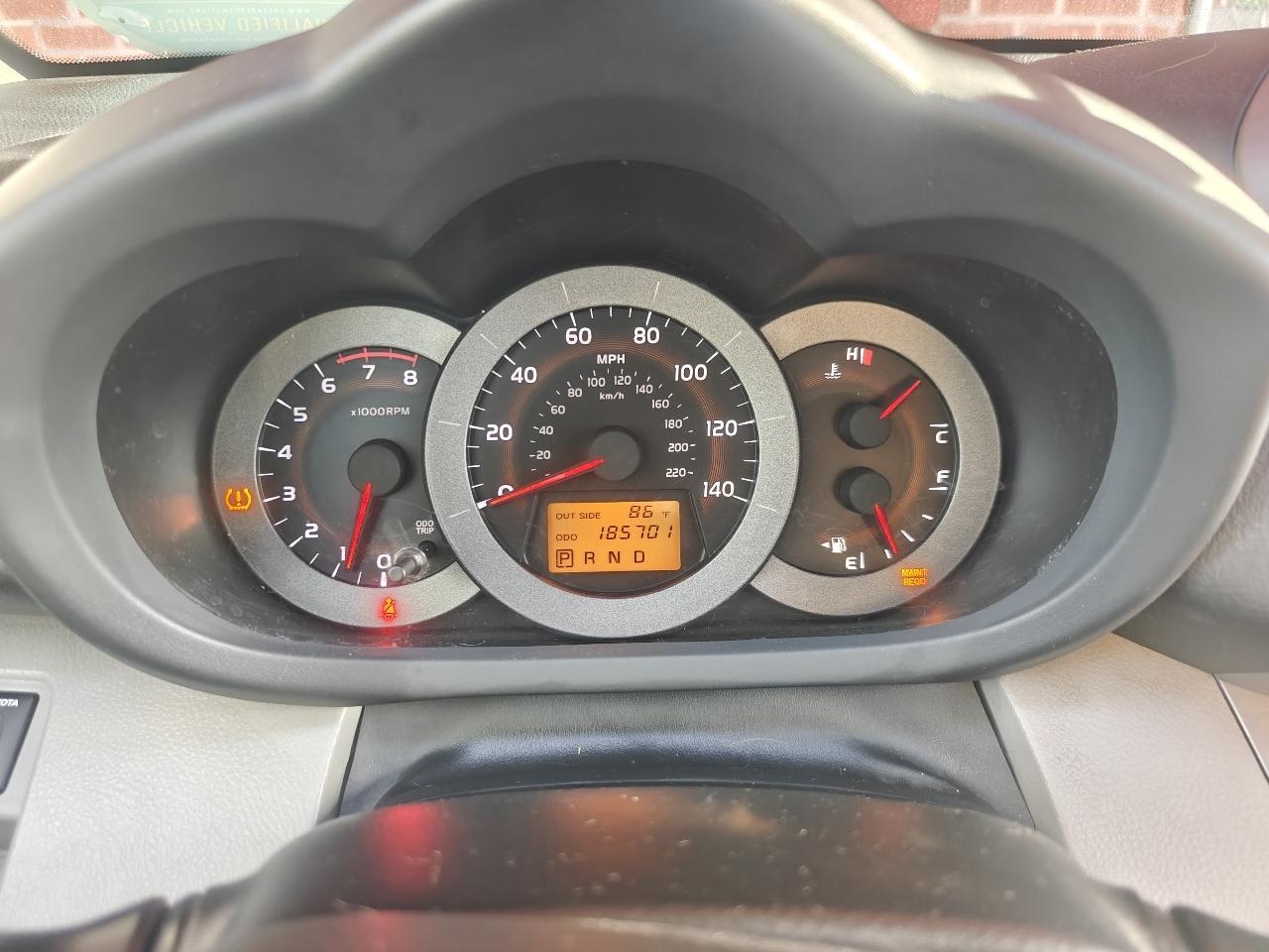 Toyota RAV4 Base I4 2WD 2006