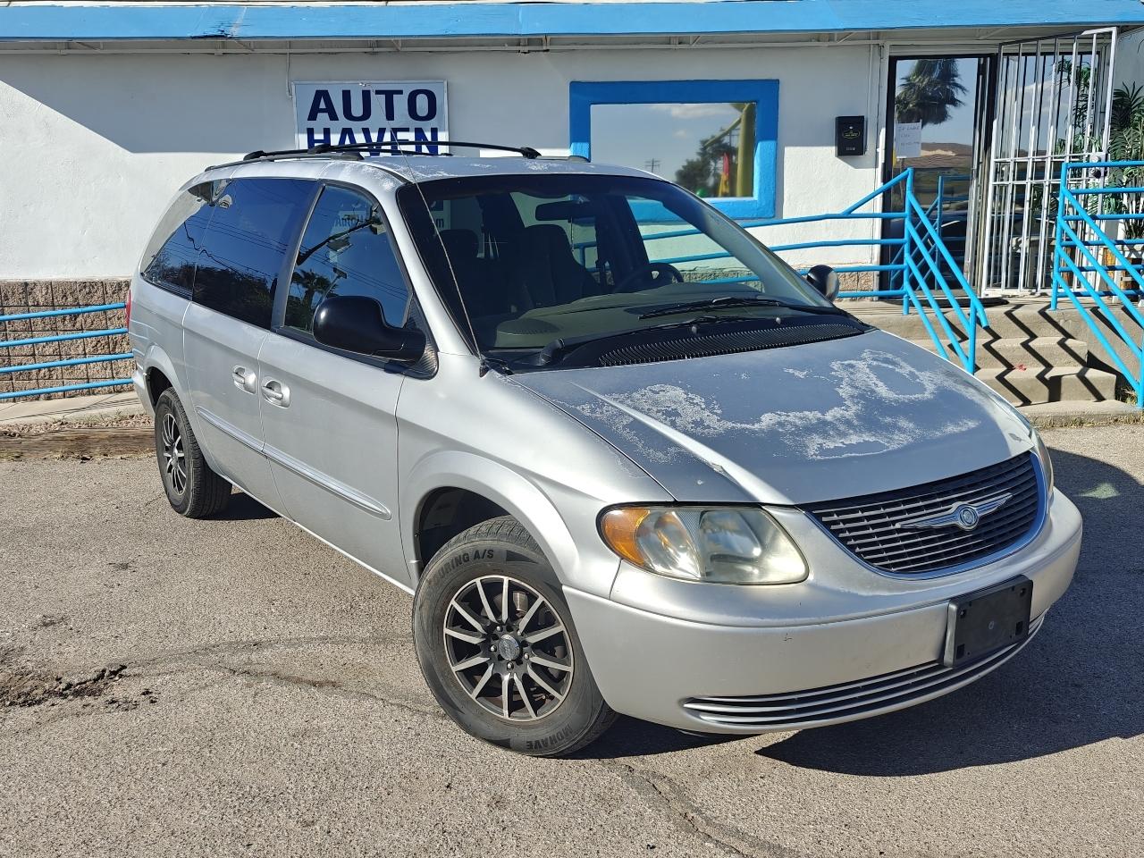 Chrysler Town & Country LX FWD 2003