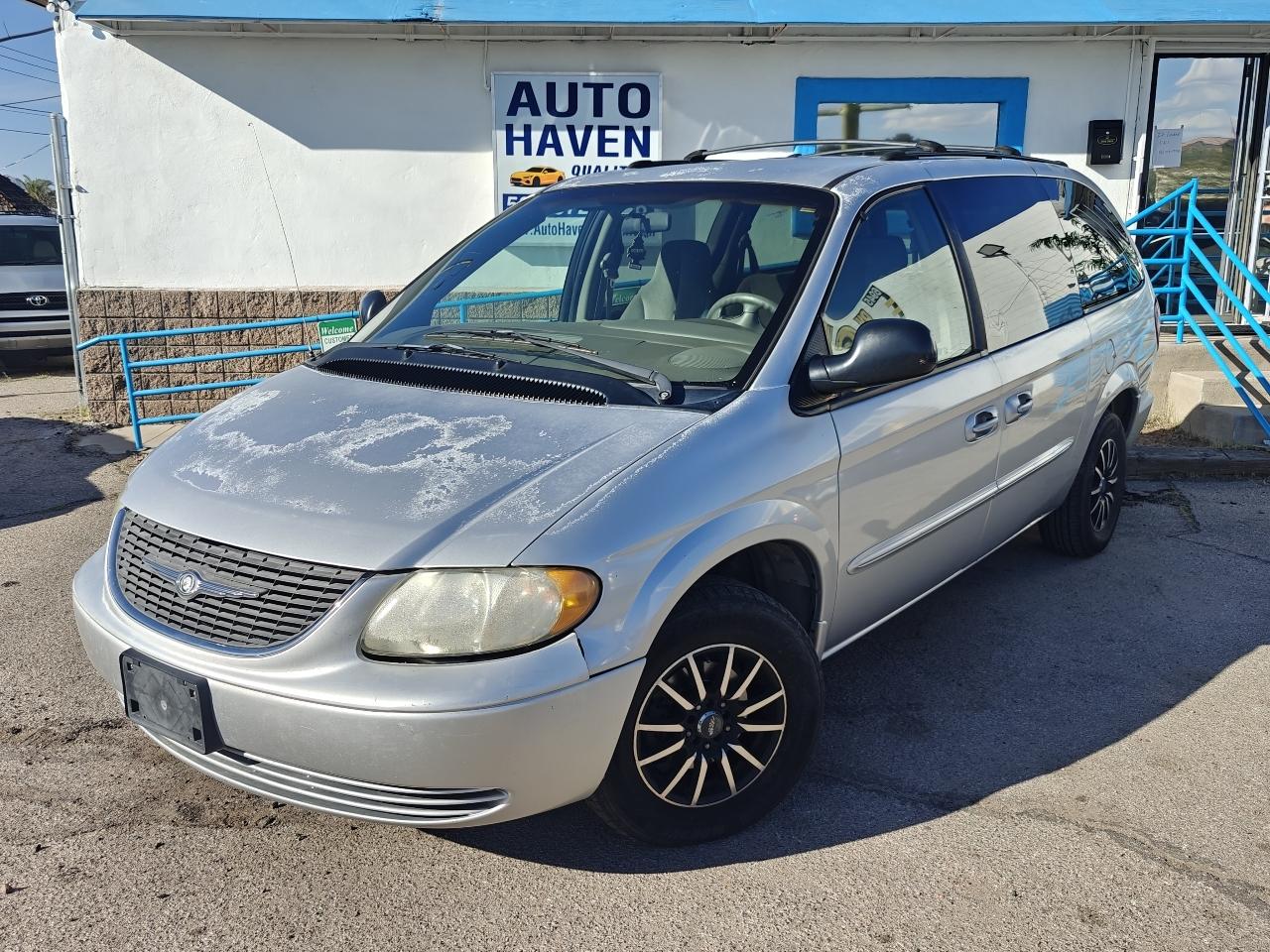 Chrysler Town & Country LX FWD 2003