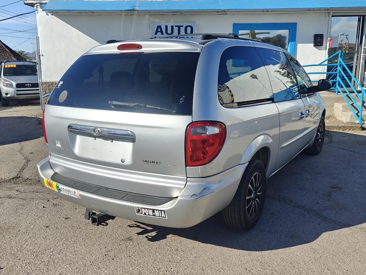 Chrysler Town & Country LX FWD 2003