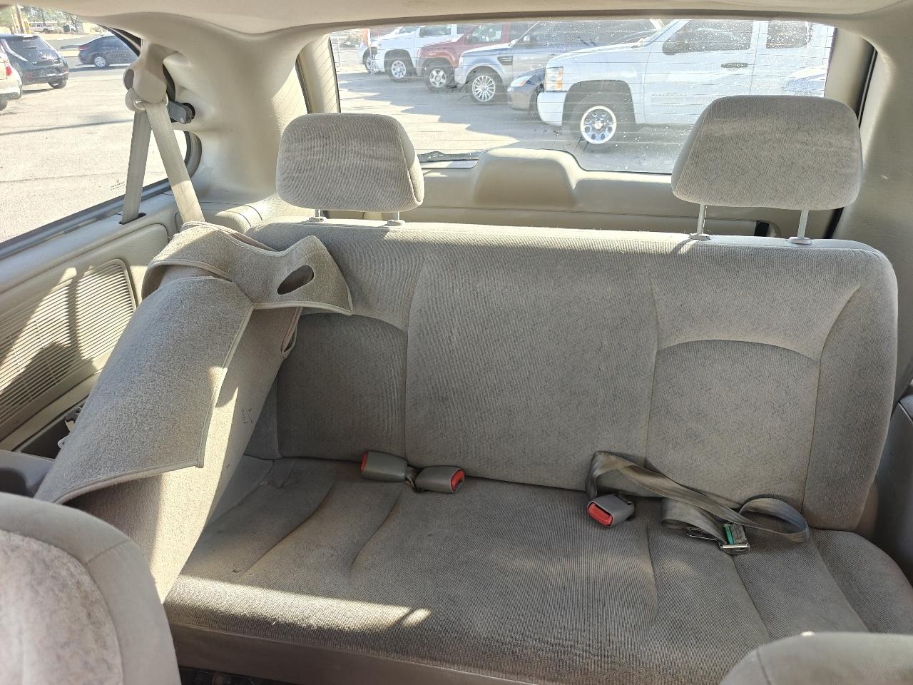 Chrysler Town & Country LX FWD 2003