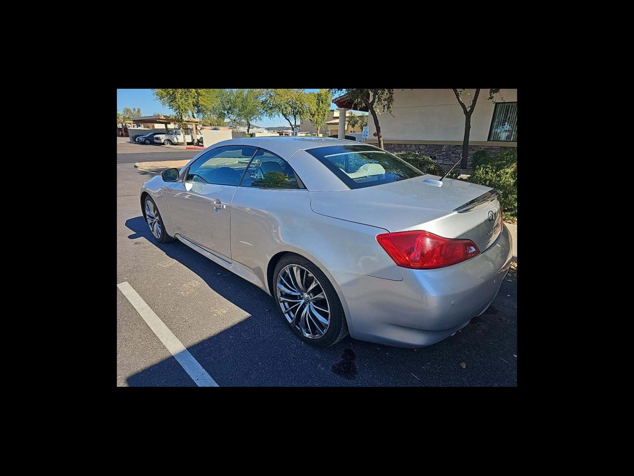 Infiniti G37 Convertible  2012