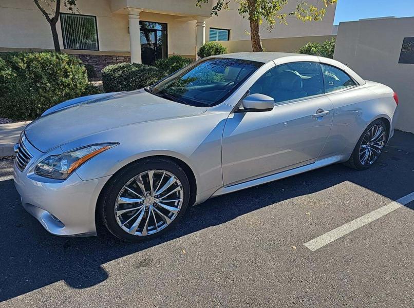 Infiniti G37 Convertible  2012