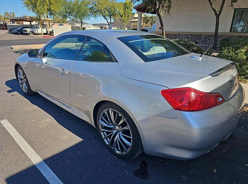 Infiniti G37 Convertible  2012