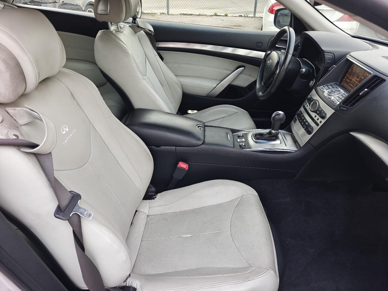 Infiniti G37  2012