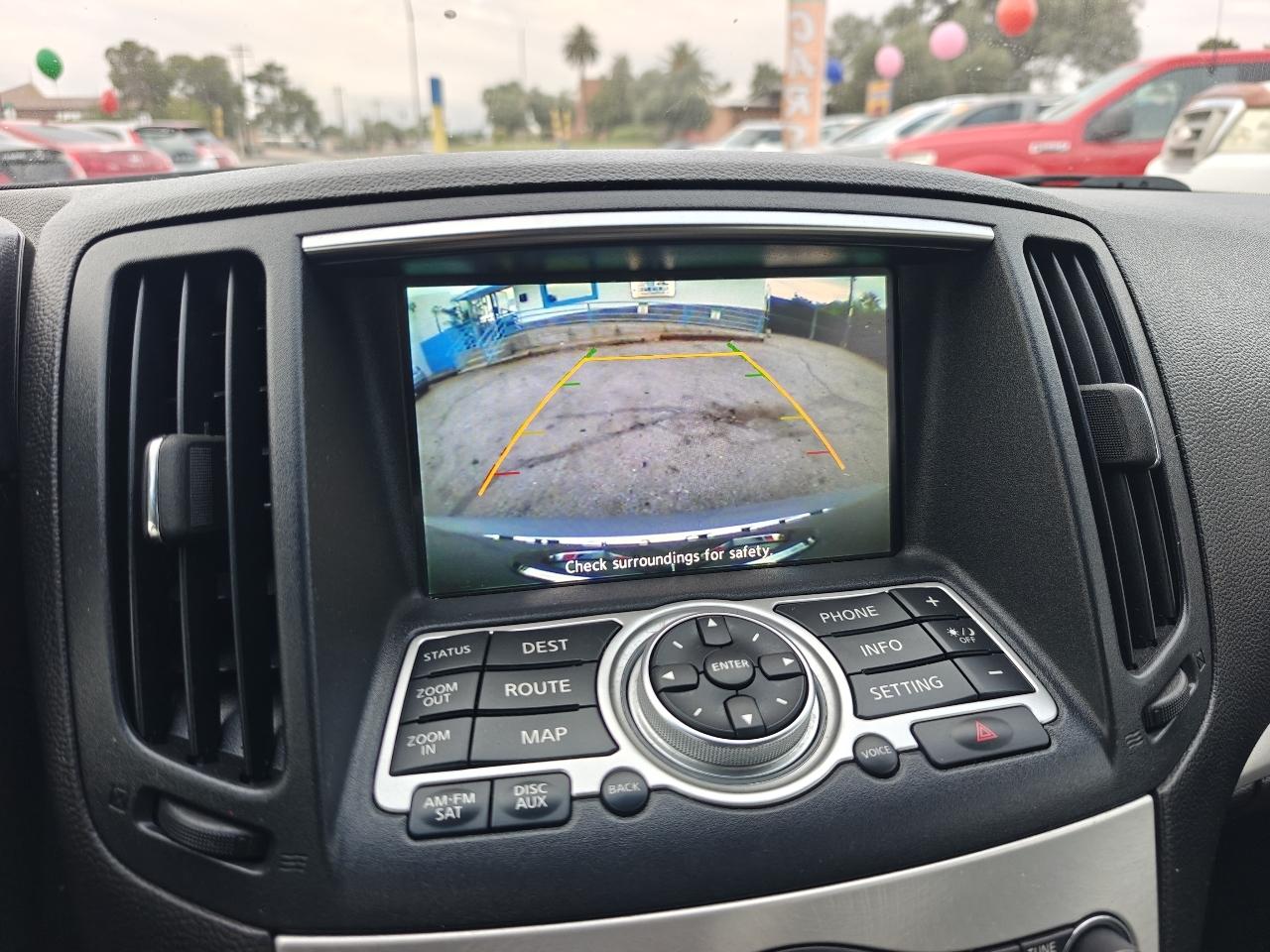 Infiniti G37  2012