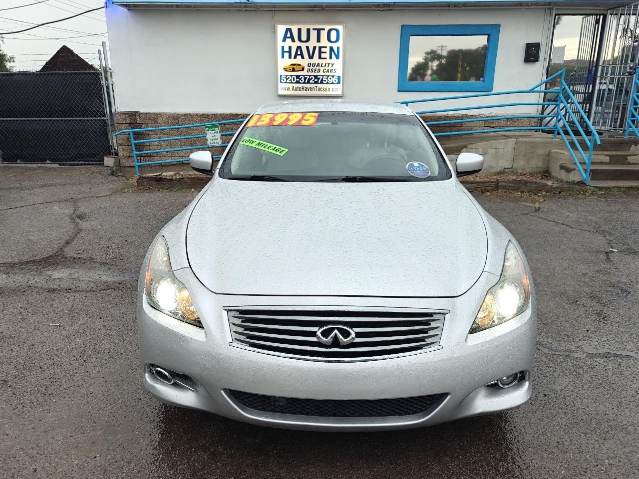 Infiniti G37  2012