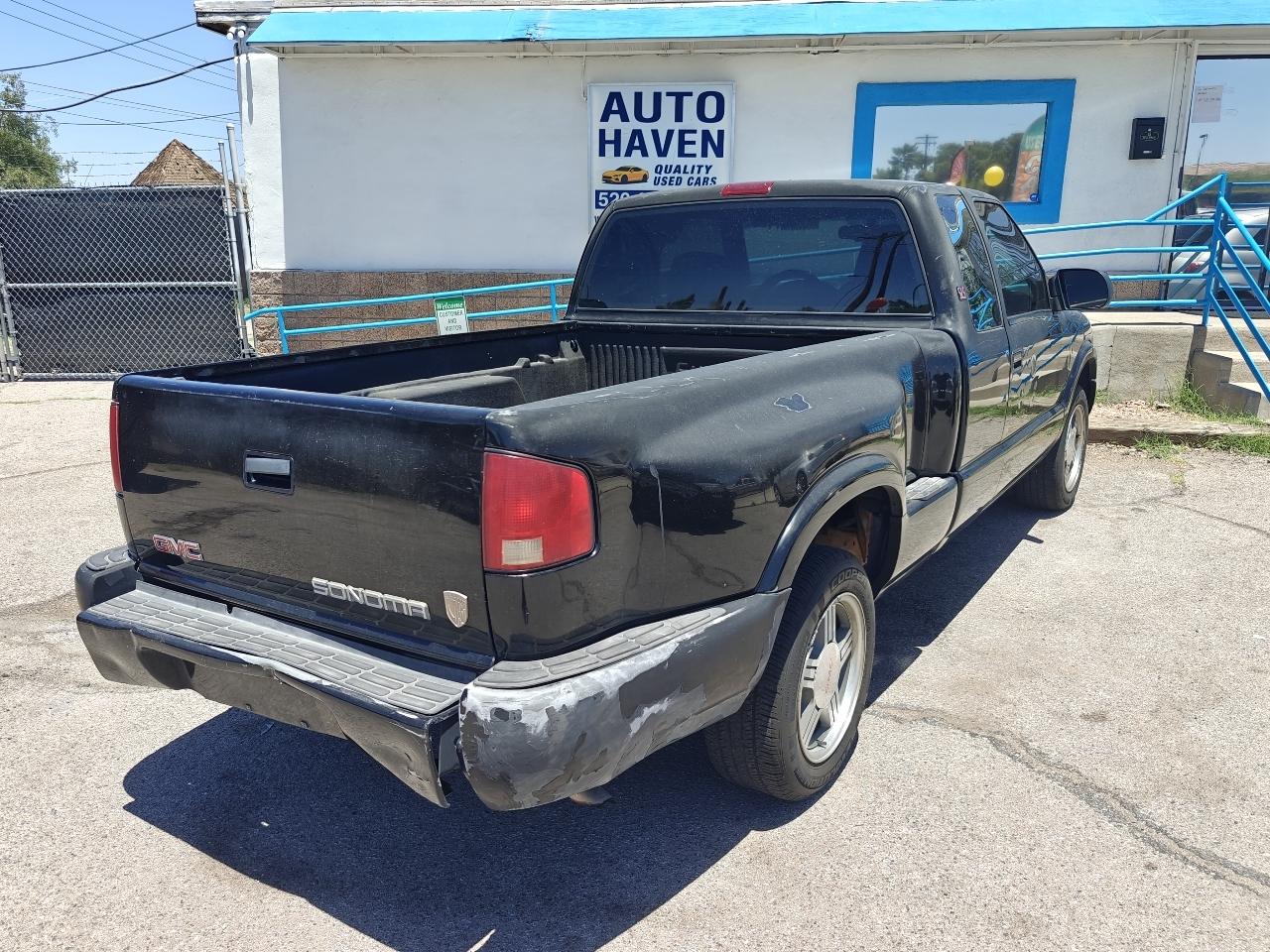 GMC Sonoma SL Ext. Cab Short Bed 2WD 2001