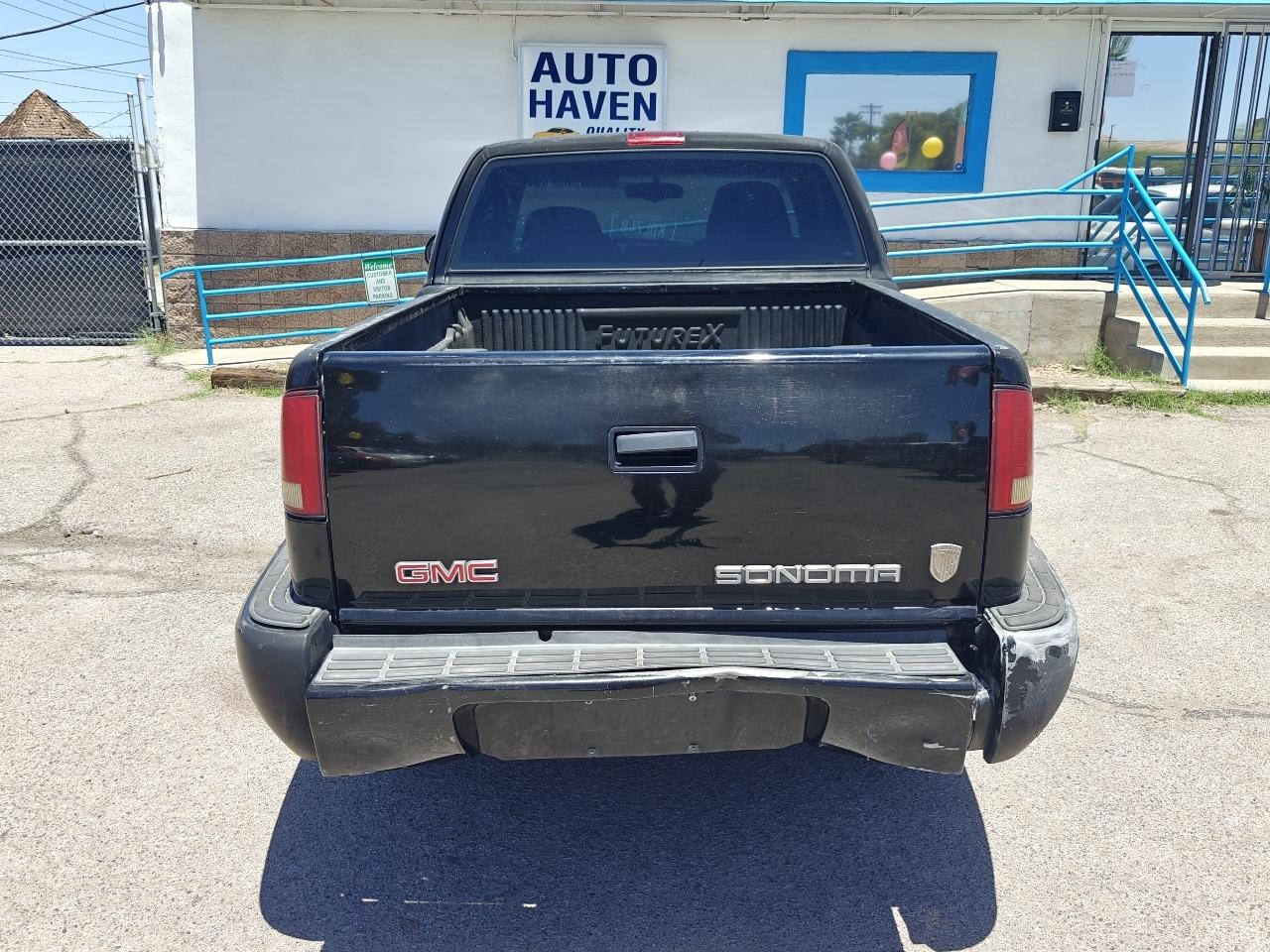 GMC Sonoma SL Ext. Cab Short Bed 2WD 2001