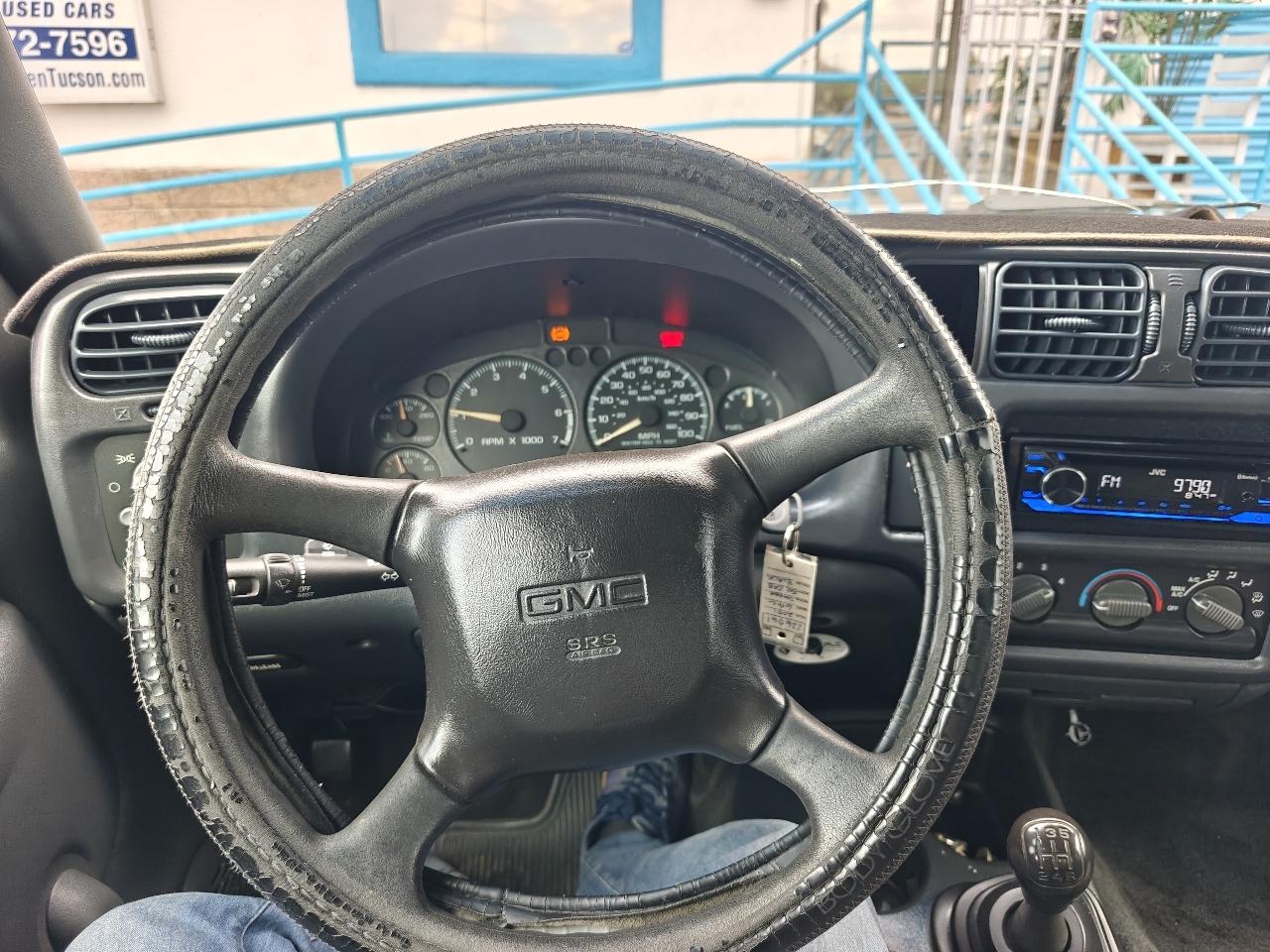 GMC Sonoma SL Ext. Cab Short Bed 2WD 2001