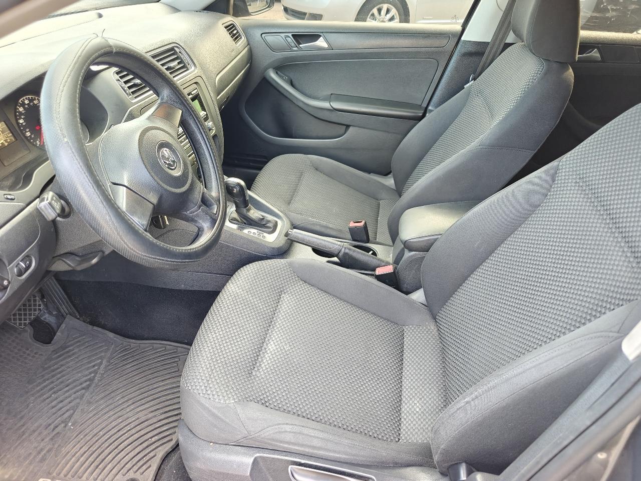Volkswagen Jetta S 2014