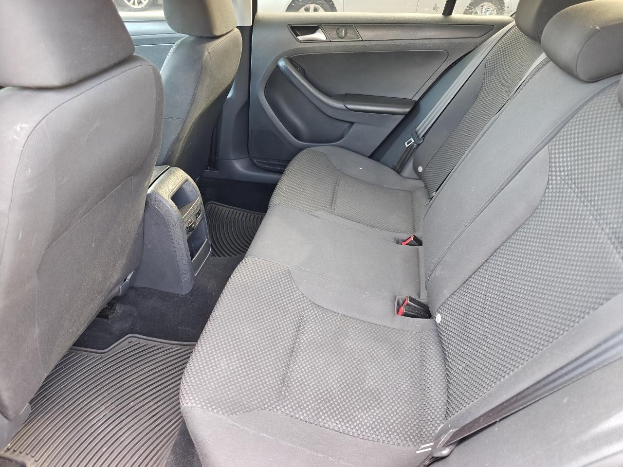 Volkswagen Jetta S 2014