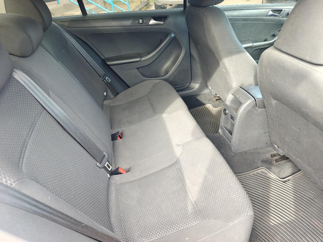 Volkswagen Jetta S 2014