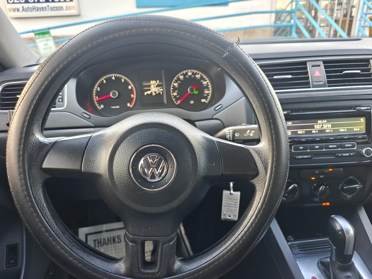 Volkswagen Jetta S 2014