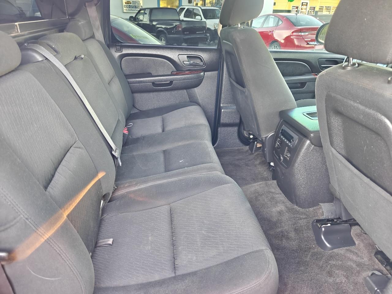 Chevrolet Avalanche LS 2WD 2013