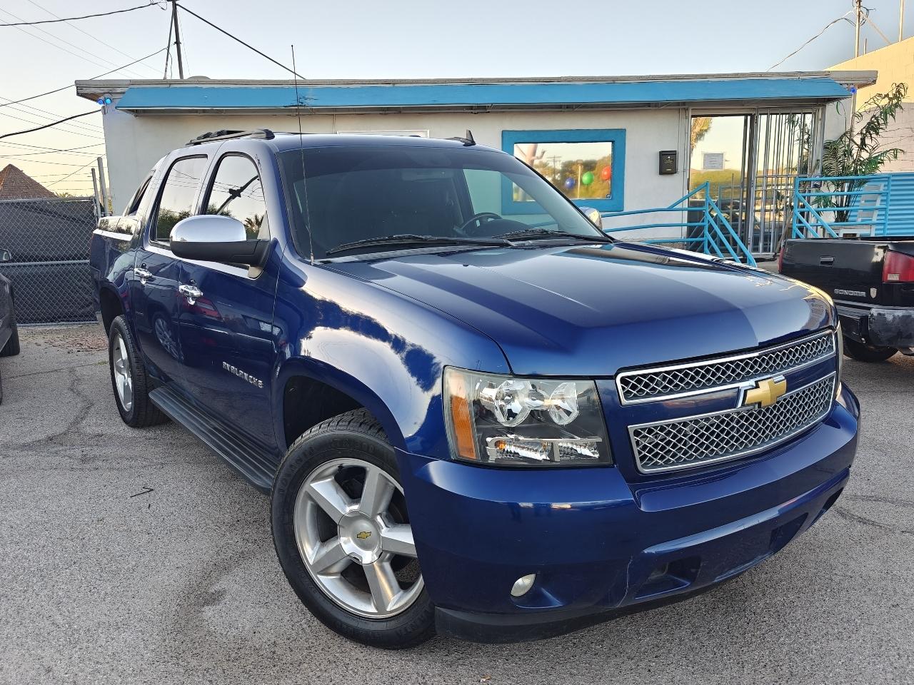 Chevrolet Avalanche LS 2WD 2013