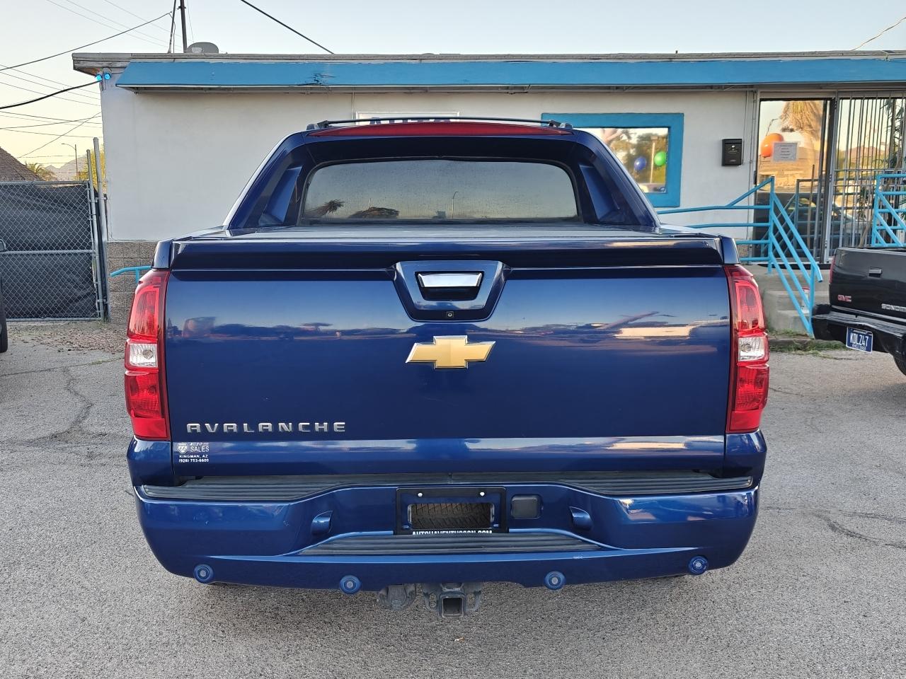 Chevrolet Avalanche LS 2WD 2013