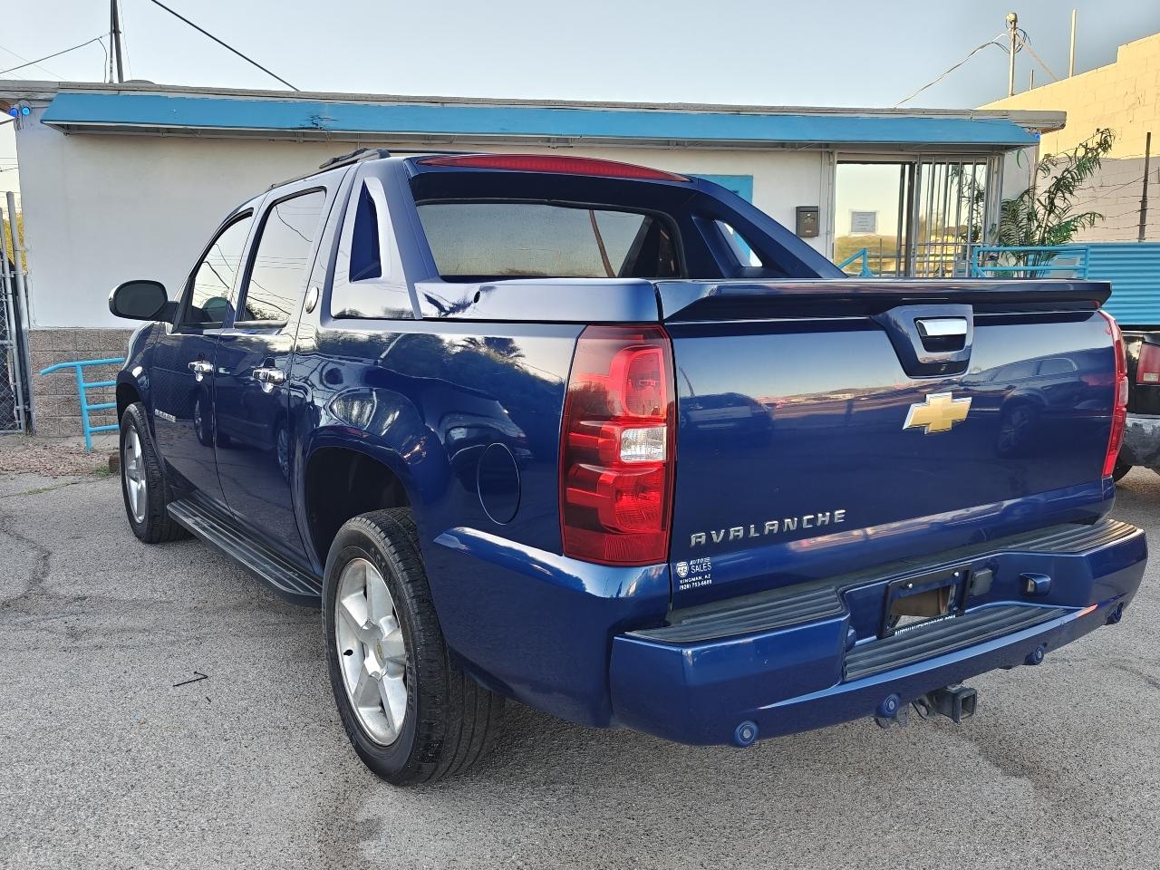 Chevrolet Avalanche LS 2WD 2013
