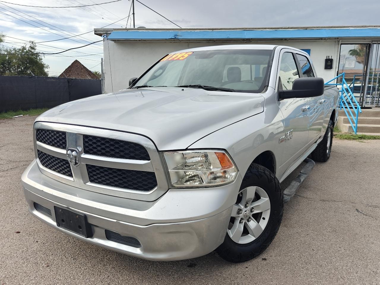 2017 RAM 1500 SLT Crew Cab LWB 2WD