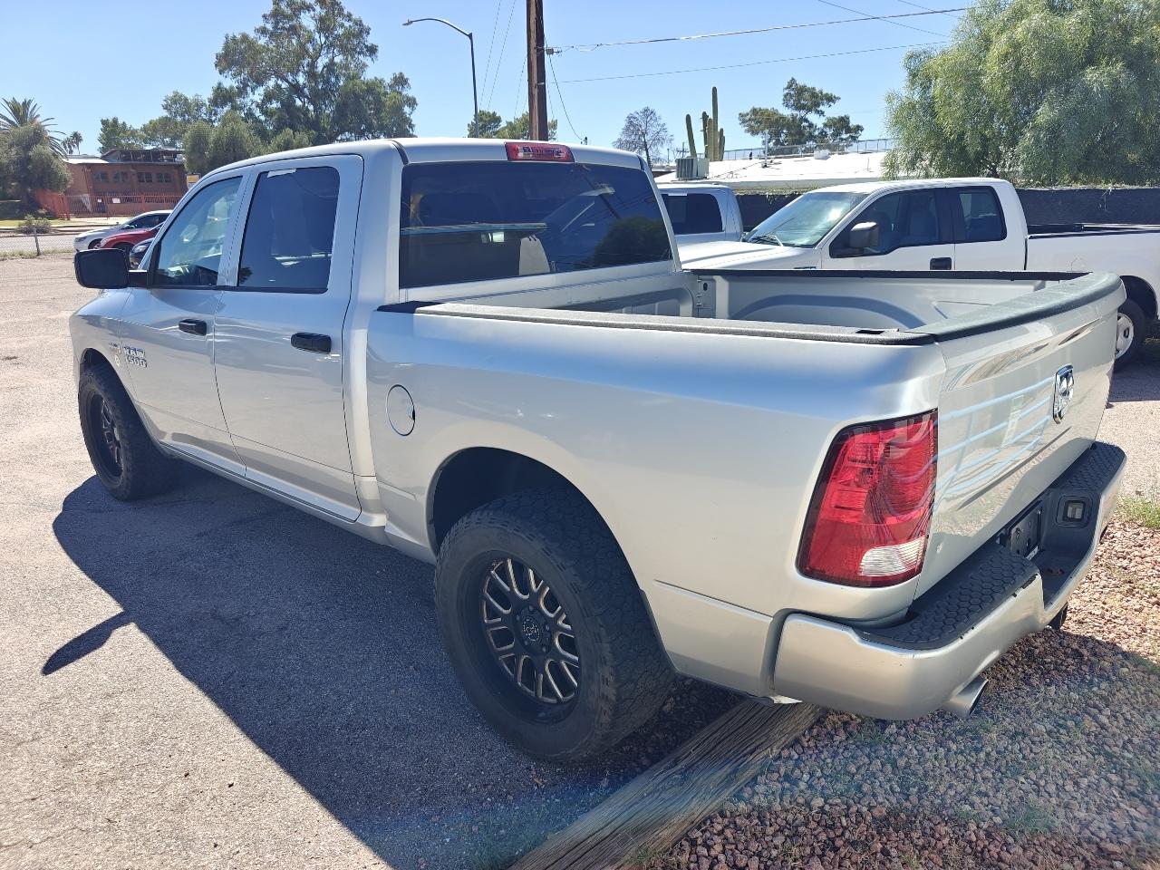 RAM 1500 Tradesman/Express Crew Cab SWB 2WD 2014