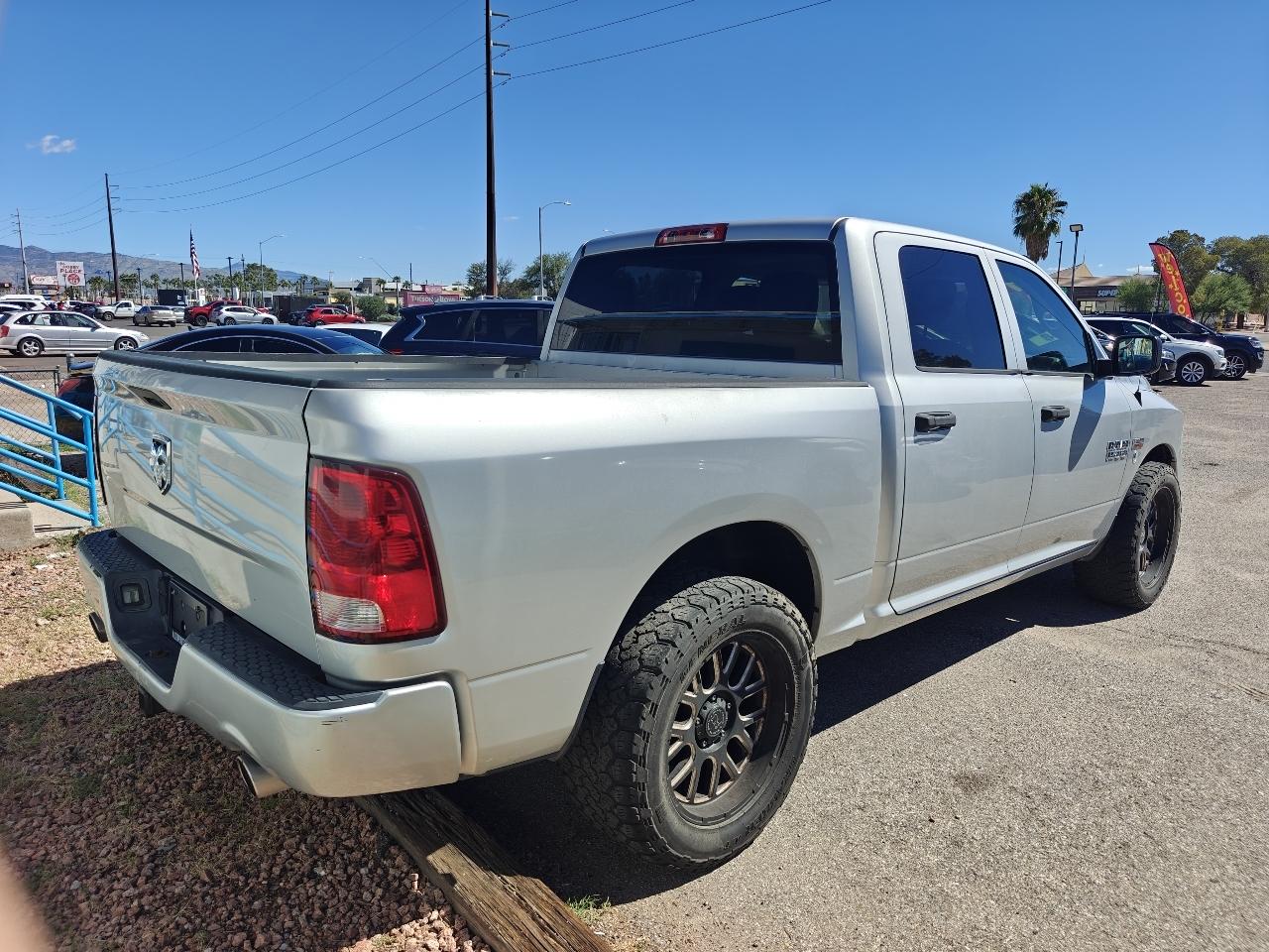 RAM 1500 Tradesman/Express Crew Cab SWB 2WD 2014