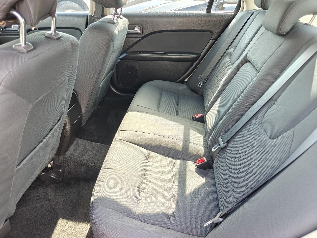 Ford Fusion SE 2012