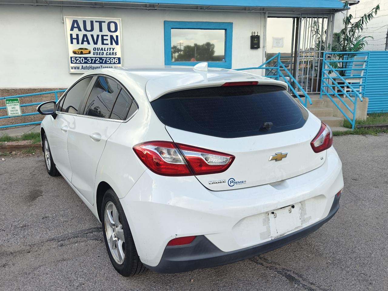 Chevrolet Cruze LT Auto Hatchback 2017
