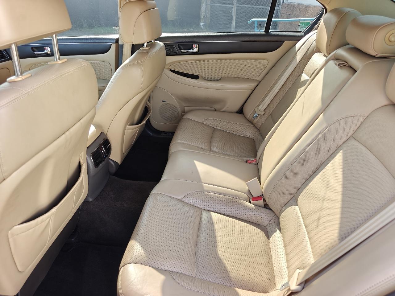 Hyundai Genesis 4.6L 2011
