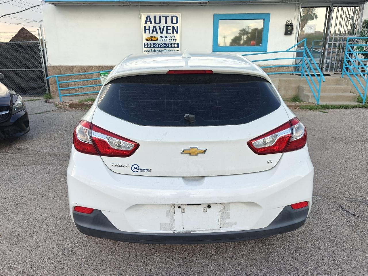 Chevrolet Cruze LT Auto Hatchback 2017