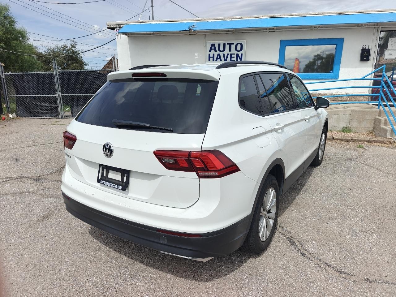 Volkswagen Tiguan S 2019