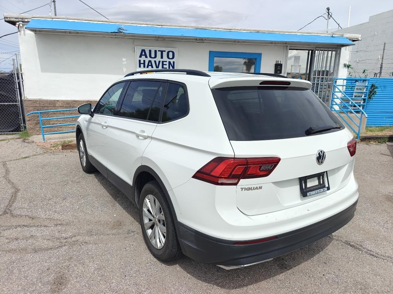 Volkswagen Tiguan S 2019