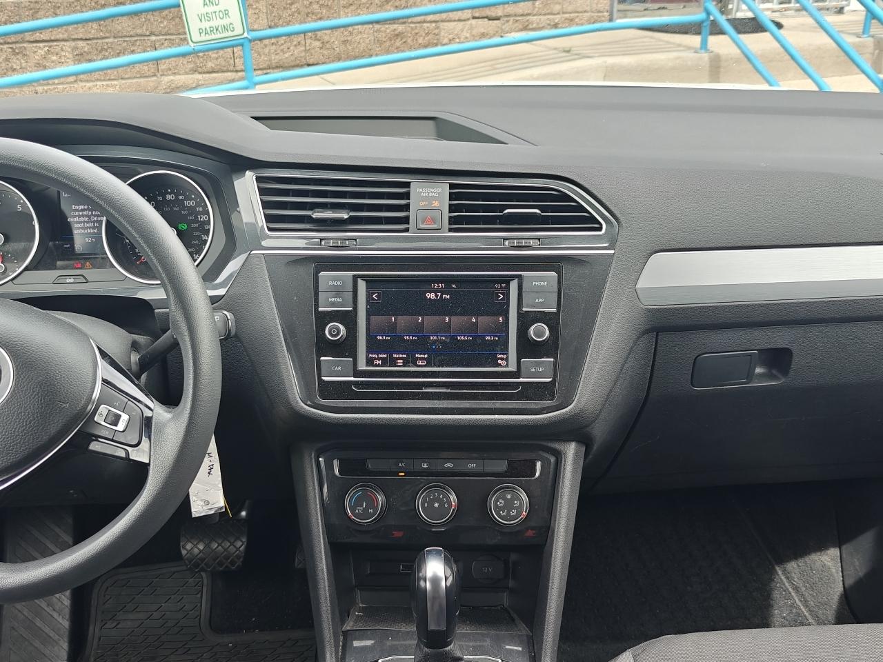 Volkswagen Tiguan S 2019