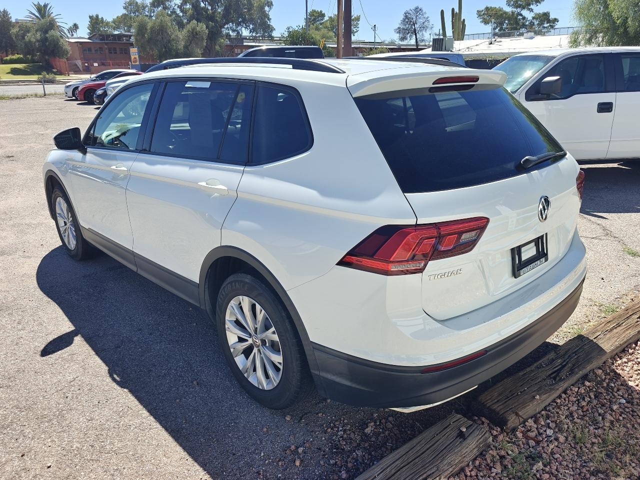 Volkswagen Tiguan S 2019